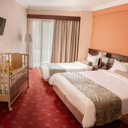 Pella Hotel 3*