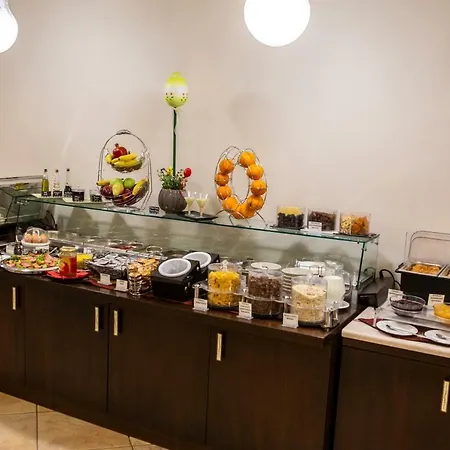 Pella 酒店 3*