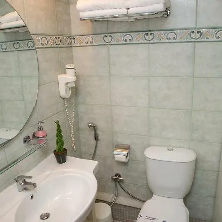 Pella Hotel