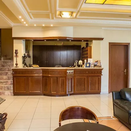 Pella Hotel 3*