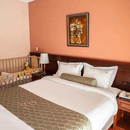 Hotel Pella 3*